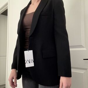 Zara Women's Elegant Black Blazer